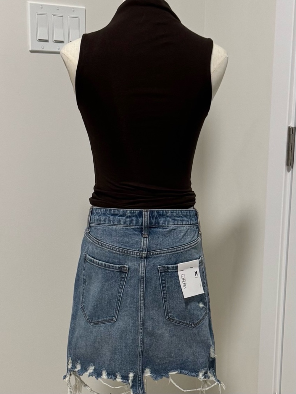 VERVET Distressed Denim Mini Skirt Medium Raw Hem Blue Jean Skirt - Picture 6 of 12